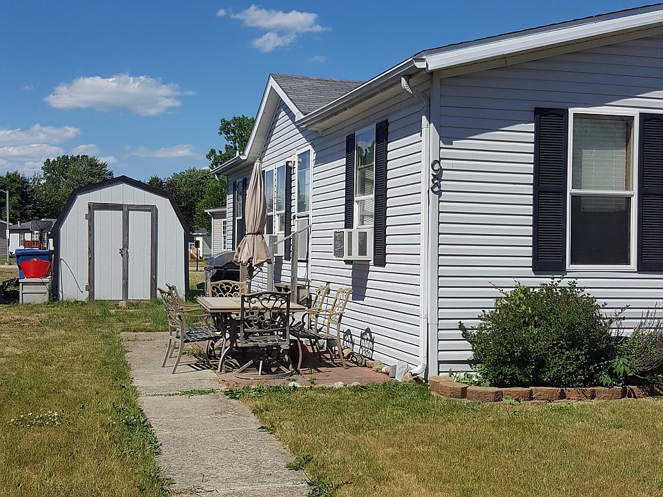 1st image of 98 Puritan Dr