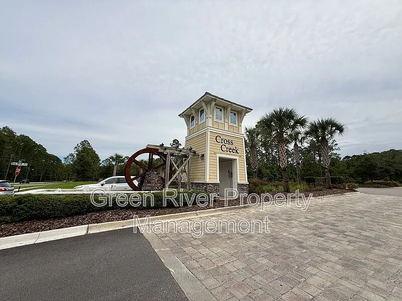 4 bed, 2.0 bath, 1856 sqft, $2,200 — Photo 2