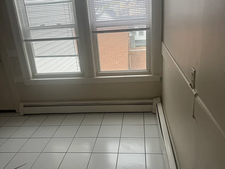 121 High Rock St — Photo 7