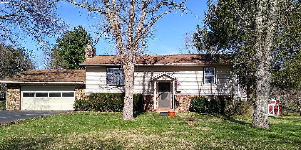 3885 S Eastmont Ave photo 1