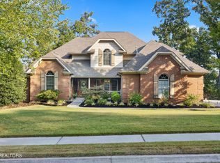 220 Windswept Dr, Lenoir City, TN 37772