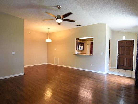 5th image of 1036 Royal Oaks Dr
