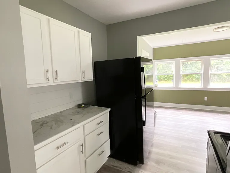 3222 Laurel St — Photo 6