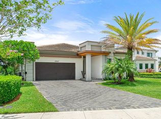 10647 N Lago Vista Cir, Parkland, FL 33076