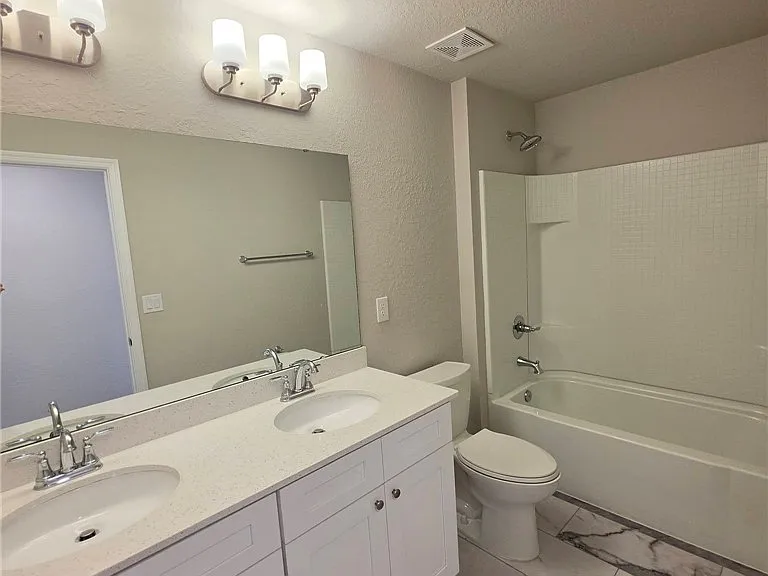 5553 Castania Dr — Photo 16
