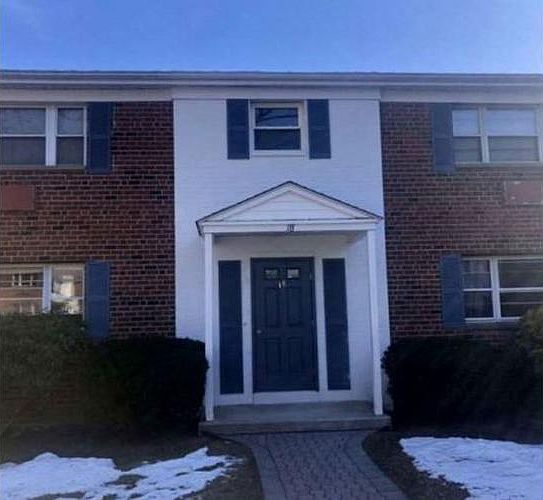 1st image of 18B Colonial Dr