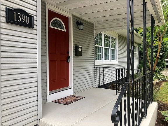 4th image of 1390 Carole Dr