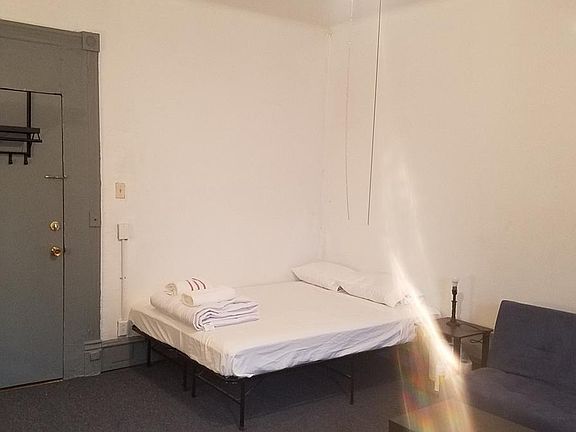 3rd image of 1532 W Erie Ave #2F