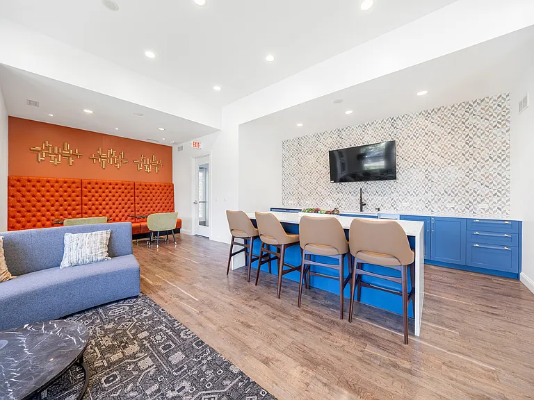 Cascade Shores Townhomes + Flats — Photo 27