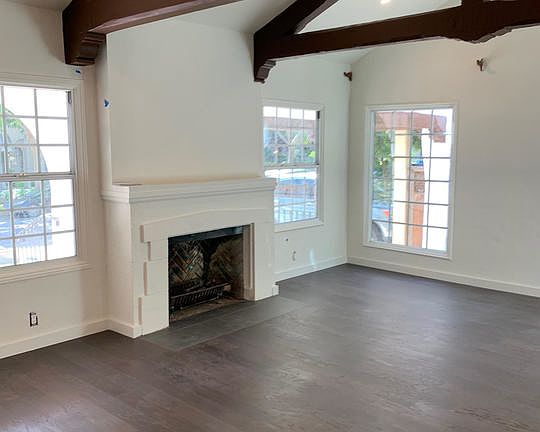 3rd image of 205 S Crescent Dr