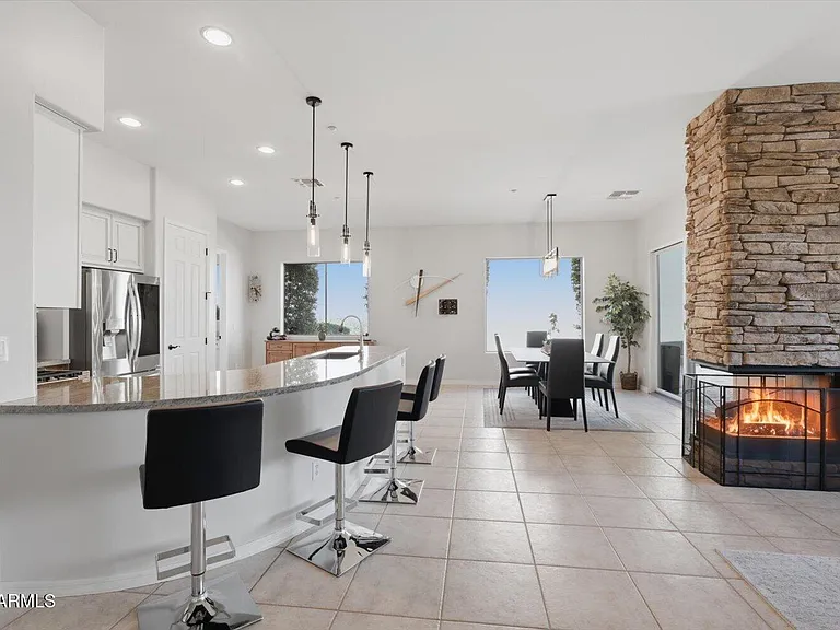 7427 E Evening Glow Dr — Photo 4