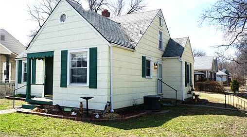 1st image of 322 N Jackson Ave