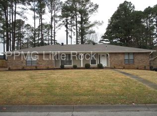 9 Club Rd, Jacksonville, AR 72076