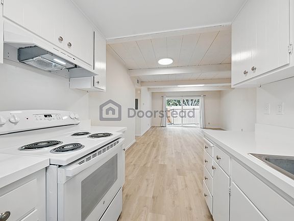 2nd image of 225 Lometa Ave #18