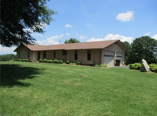 1194 George Chandler Rd, Mount Airy, NC 27030