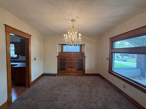 4th image of 1617 Brownlee Ave
