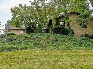 3074 Robin Dr, Ravenna, OH 44266