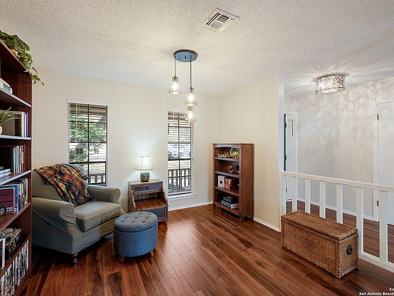 4th image of 8543 CHIMNEYHILL ST