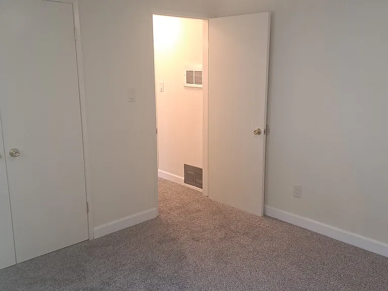 111 E Hammel St — Photo 18