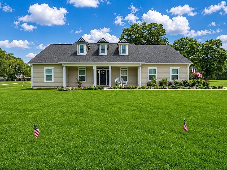 1st image of 74 Country Club Dr