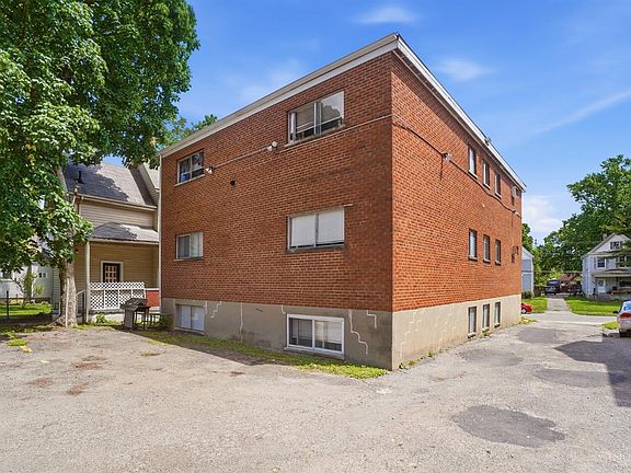 5th image of 522 Elliott Ave
