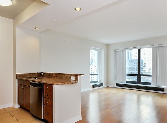 4th image of 130 N Garland Ct APT 2508