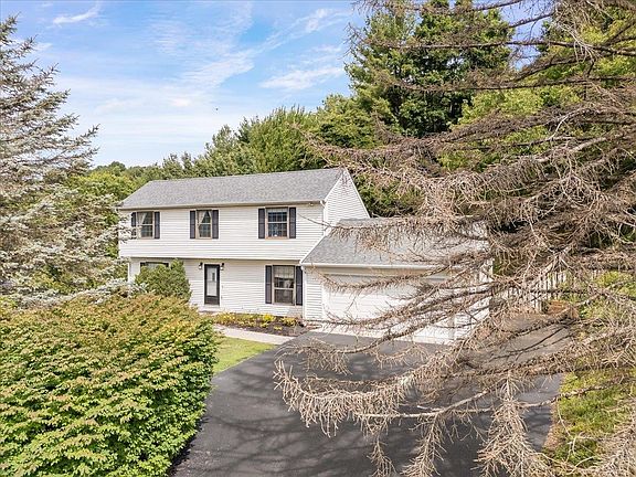 3rd image of 435 Mulberry Dr