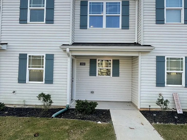 1063 Peony Ln — Photo 12