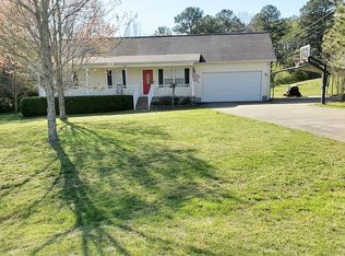 618 Lookout Ter E, Fort Payne, AL 35967