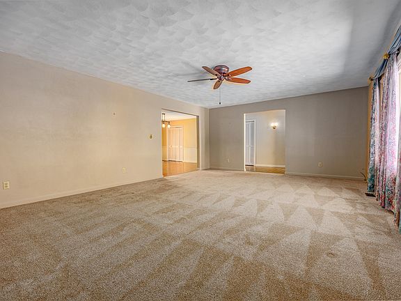 3rd image of 130 Greenview Rd