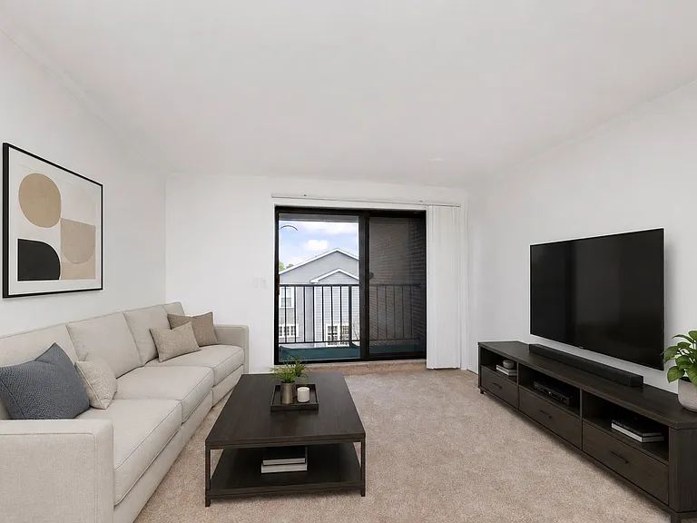 685 Main St #37 — Photo 1