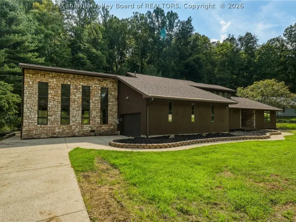 102 Rustic Highlands Rd, Hurricane, WV 25526