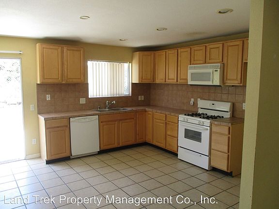 3rd image of 1042 Nita Ln
