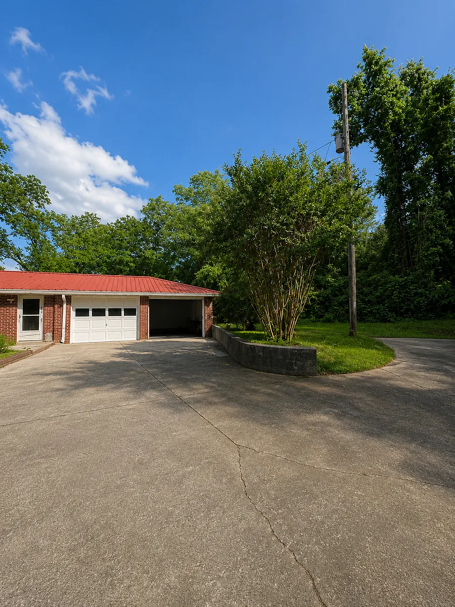 Building Photo - 8457 Thomaston Rd