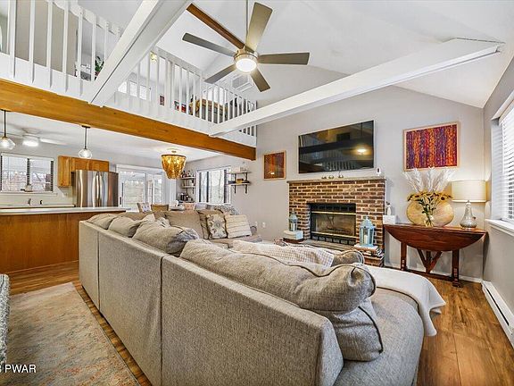 3rd image of 144 Rose Ln
