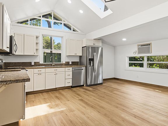 2nd image of 515 46th St Unit C