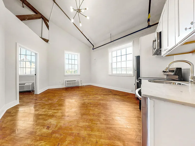 Fleetwood Lofts — Photo 31