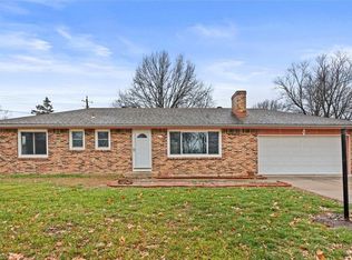 1109 W Forrest Ln, Excelsior Springs, MO 64024