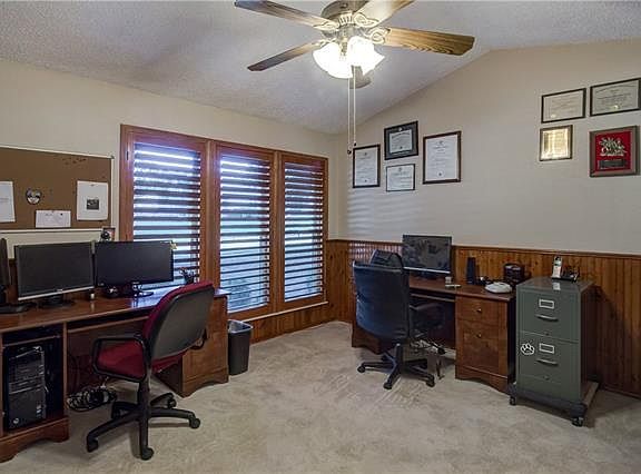 5th image of 1901 Knob Hill Dr