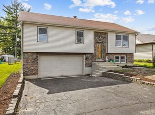 5611 Oak Park Rd, Oakwood Hills, IL 60013