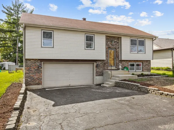 5611 Oak Park Rd, Oakwood Hills, IL 60013