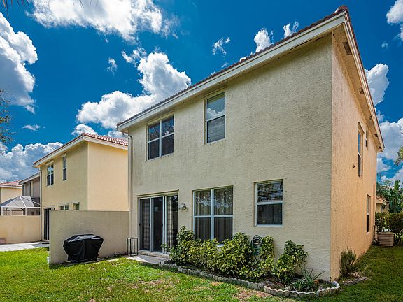 5th image of 5043 Starblaze Dr