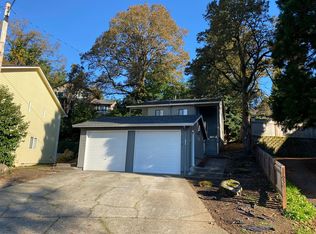17932 Oatfield Rd, Gladstone, OR 97027