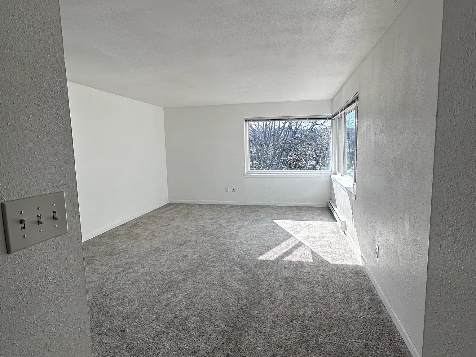 2 bed, 850 sqft, $2,200 — Photo 4