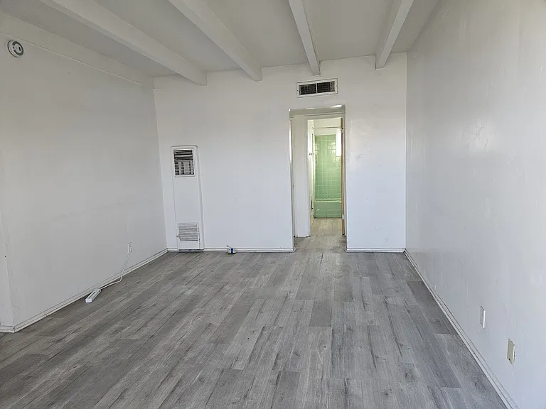 411 S 11th St #9 — Photo 14