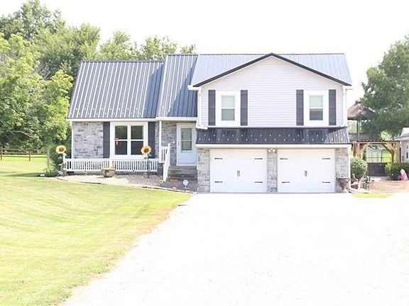 3rd image of 22215 Parallel Rd