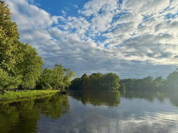 E River Rd, Buchanan, MI 49107