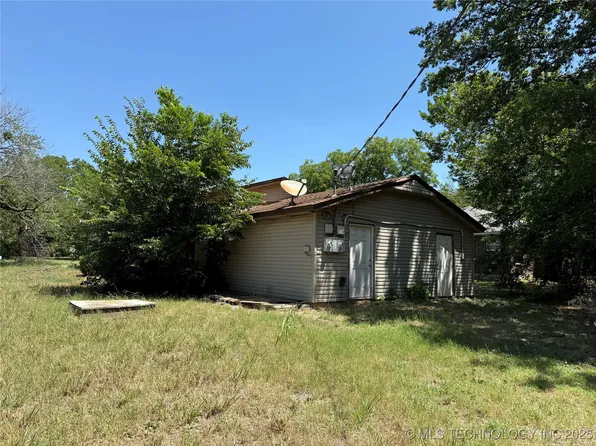 312 M St NE, Ardmore, OK 73401
