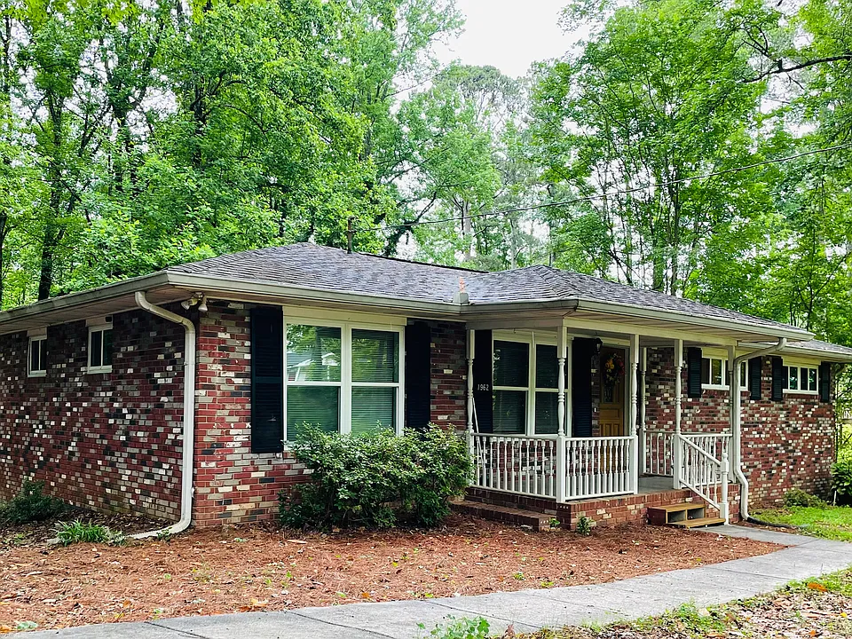 1962 Dobbins Dr NW