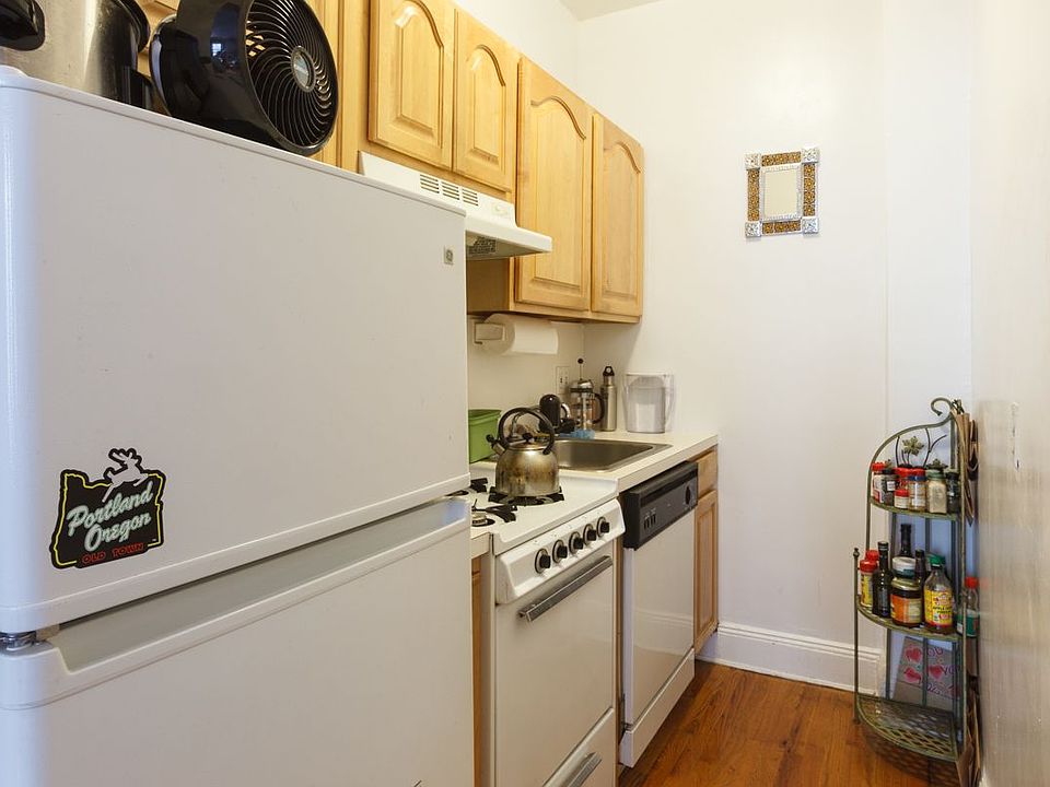 2nd image of 81 8th Ave APT 5